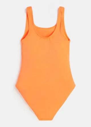 ЕДНОДЕЛЕН КОСТИМ ЗА КАПЕЊЕ 