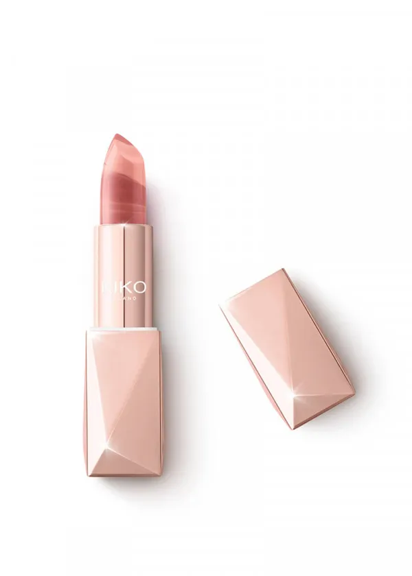 КАРМИН ЗА УСНИ 