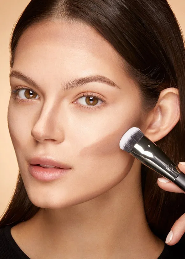 ЧЕТКА ЗА ШМИНКА 