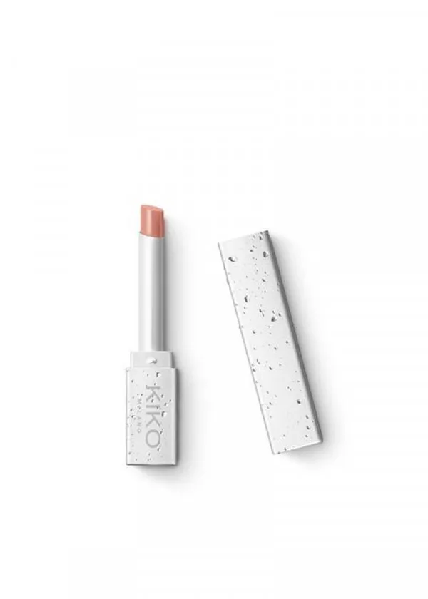 КАРМИН ЗА УСНИ 