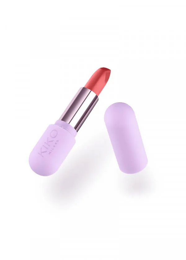 КАРМИН ЗА УСНИ 