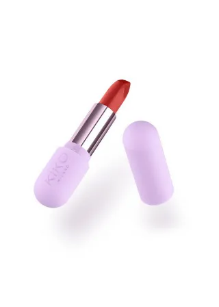 КАРМИН ЗА УСНИ 