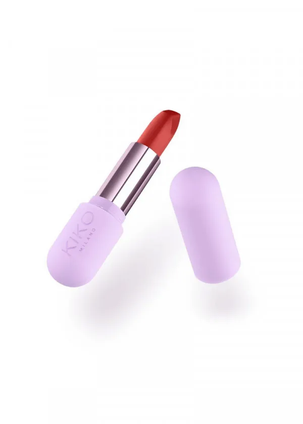 КАРМИН ЗА УСНИ 