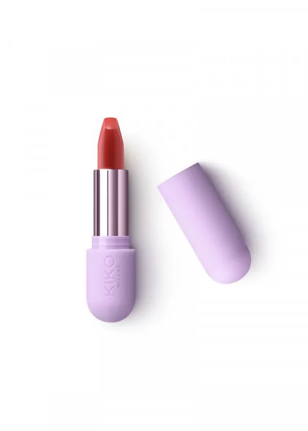 КАРМИН ЗА УСНИ 