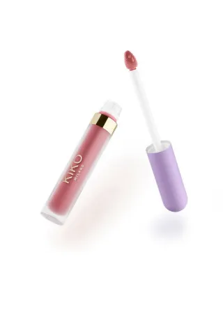 КАРМИН ЗА УСНИ 