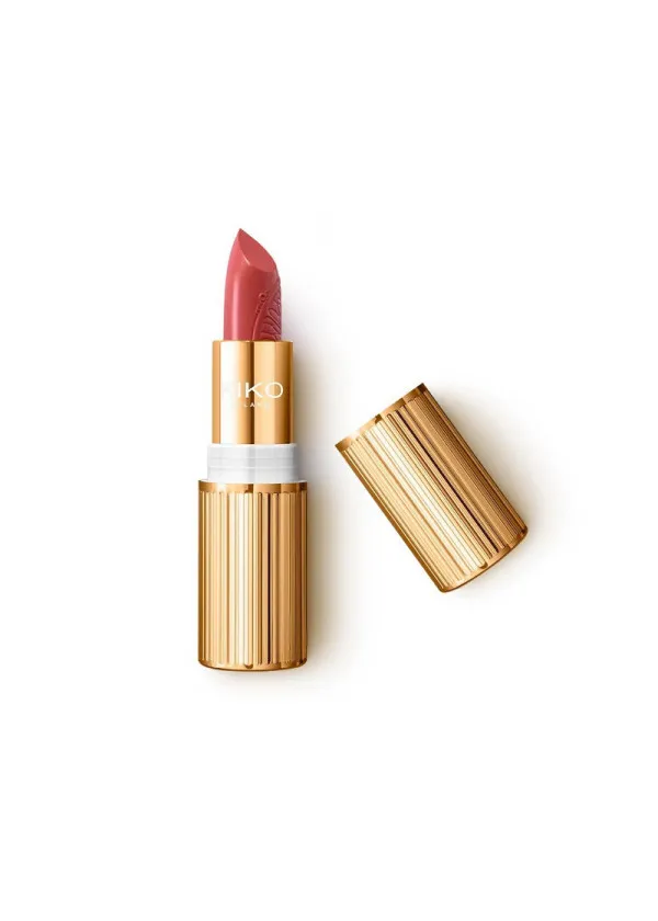 КАРМИН ЗА УСНИ 