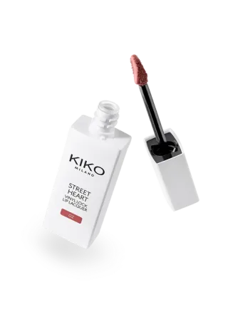 КАРМИН ЗА УСНИ 