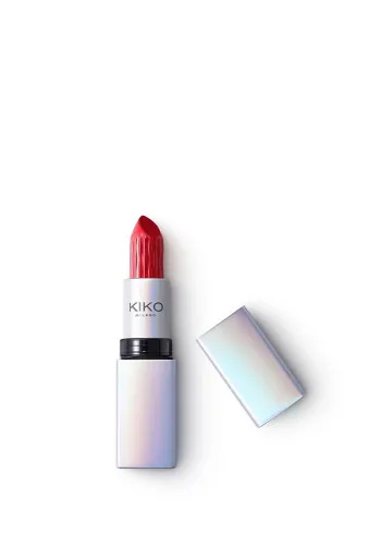 КАРМИН ЗА УСНИ 