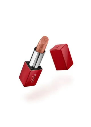 КАРМИН ЗА УСНИ 