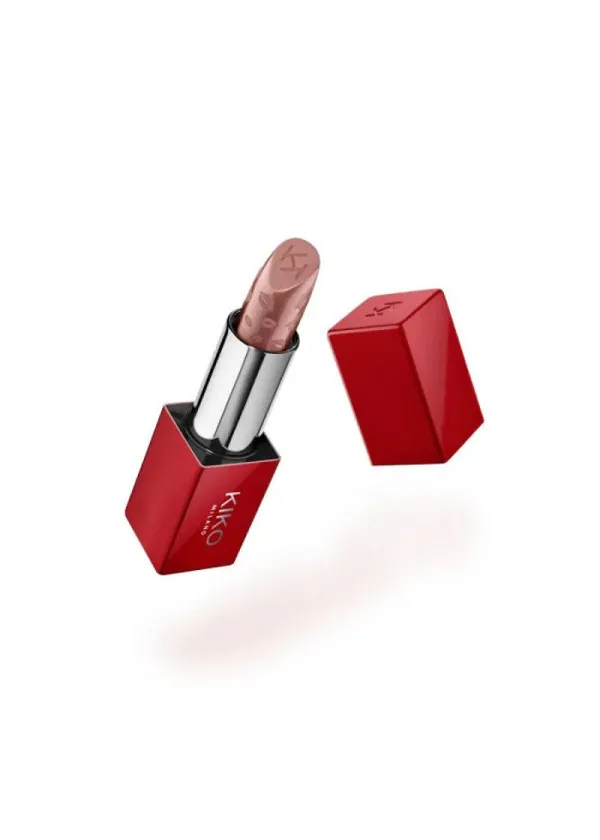 КАРМИН ЗА УСНИ 