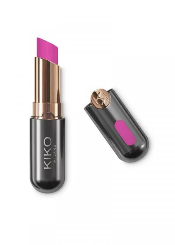 КАРМИН ЗА УСНИ 