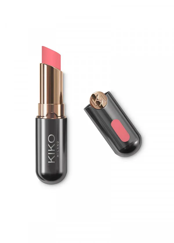 КАРМИН ЗА УСНИ 