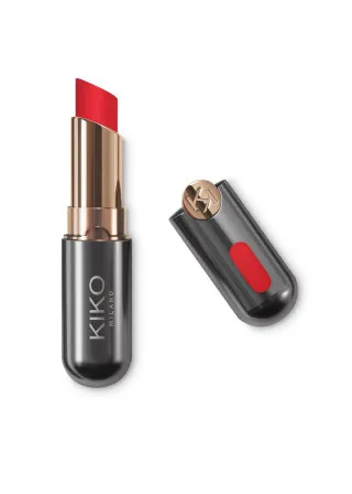 КАРМИН ЗА УСНИ 