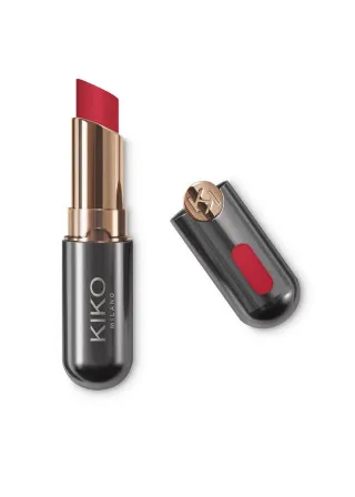 КАРМИН ЗА УСНИ 