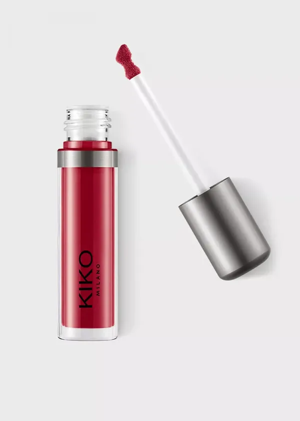 КАРМИН ЗА УСНИ 