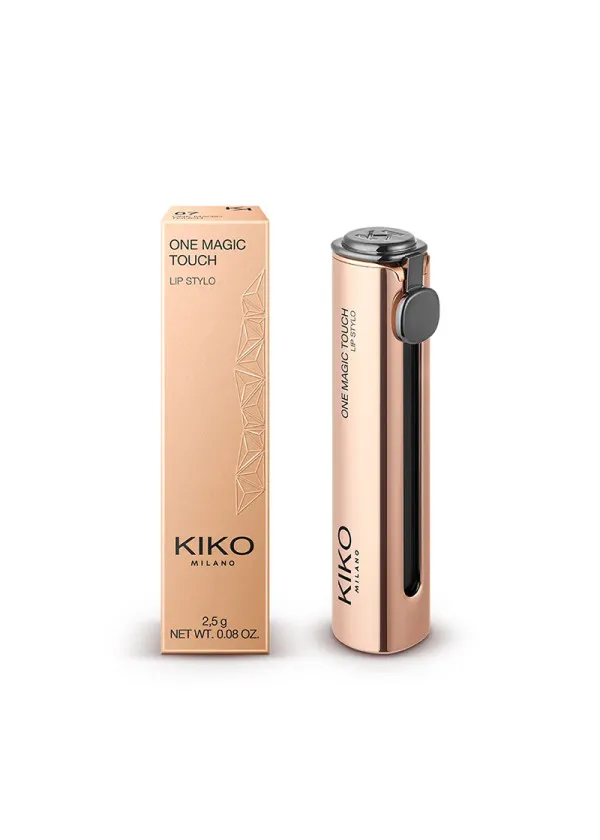 КАРМИН ЗА УСНИ 