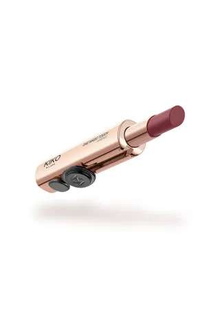 КАРМИН ЗА УСНИ 