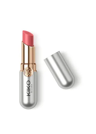 КАРМИН ЗА УСНИ 