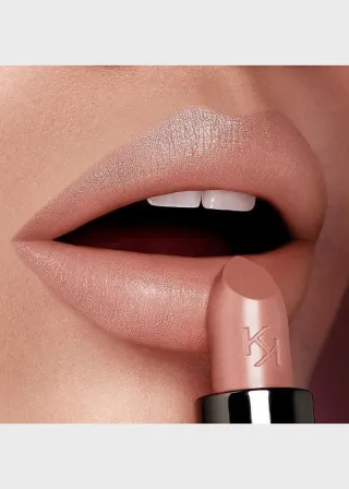 КАРМИН ЗА УСНИ 