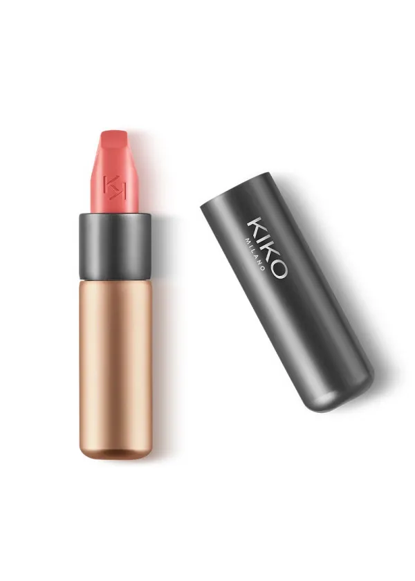 КАРМИН ЗА УСНИ 