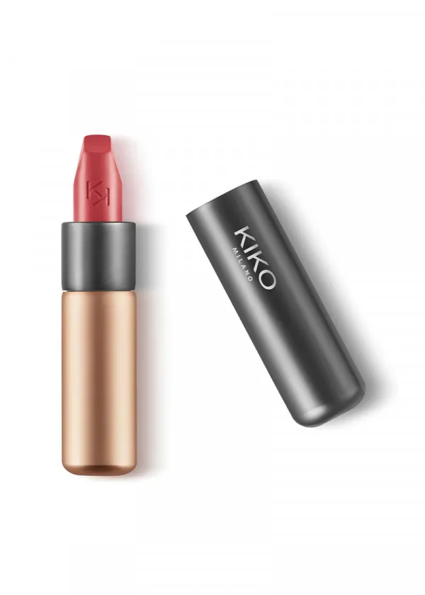 КАРМИН ЗА УСНИ 