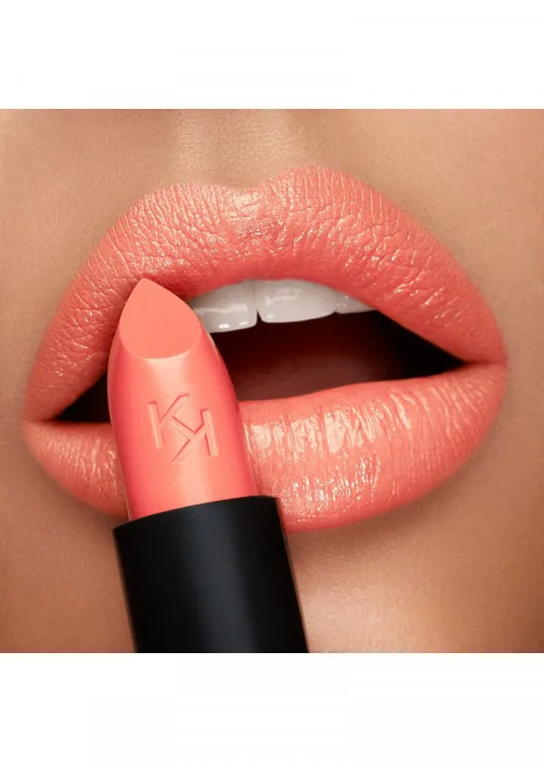 КАРМИН ЗА УСНИ 