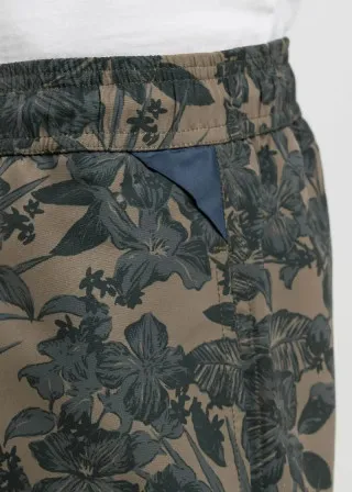 КОСТИМ ЗА КАПЕЊЕ 