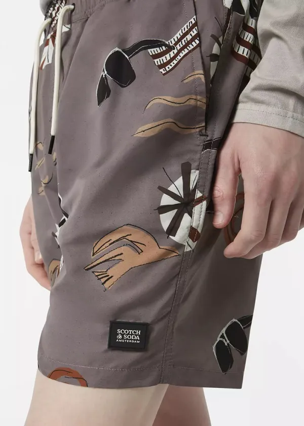 КОСТИМ ЗА КАПЕЊЕ 