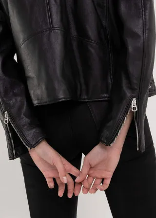 КОЖНА ЈАКНА 