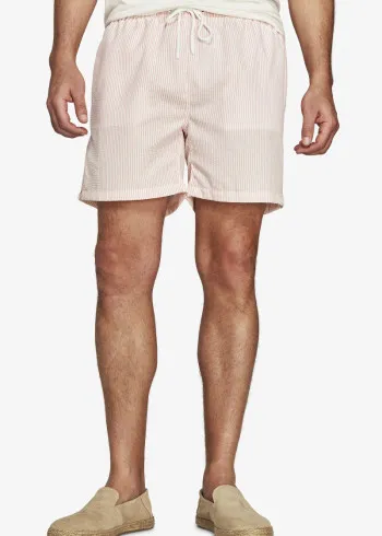 КОСТИМ ЗА КАПЕЊЕ 