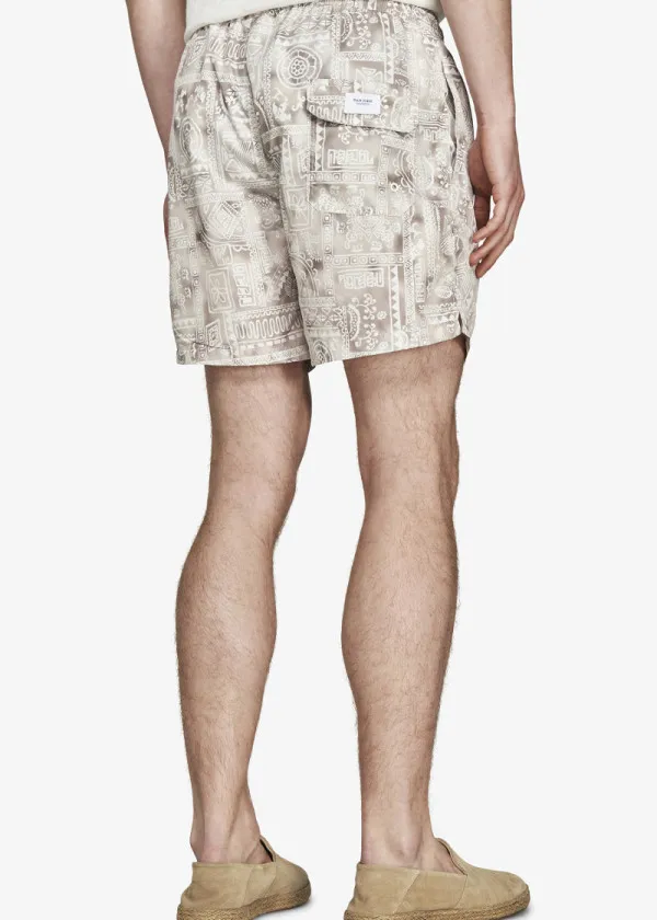 КОСТИМ ЗА КАПЕЊЕ 