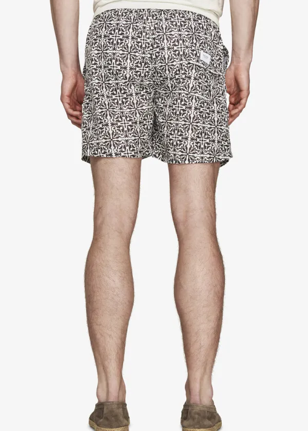 КОСТИМ ЗА КАПЕЊЕ 