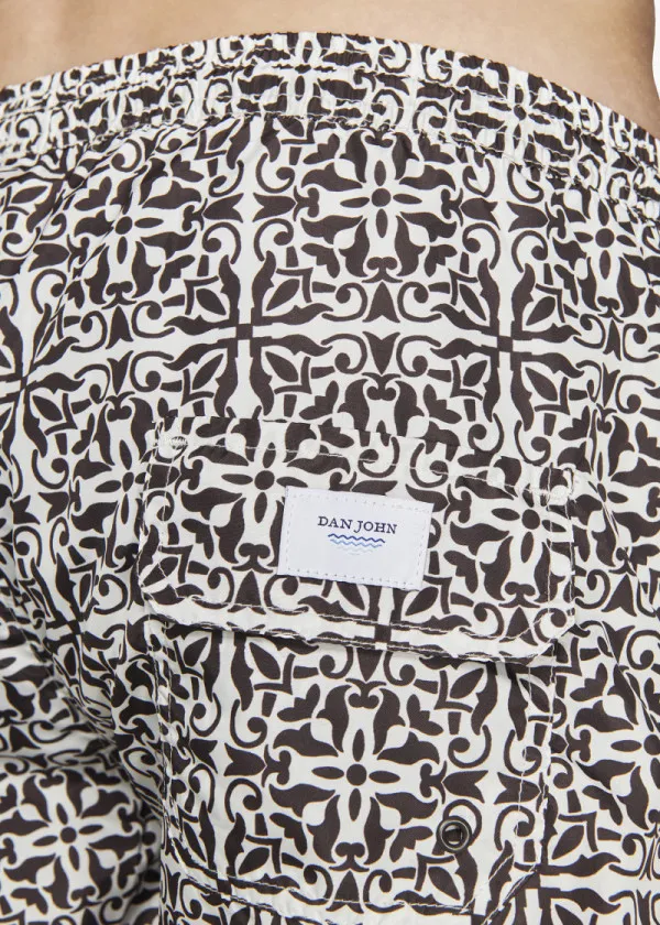 КОСТИМ ЗА КАПЕЊЕ 