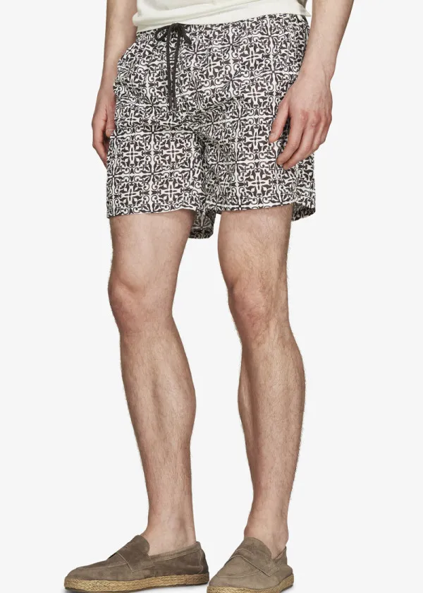 КОСТИМ ЗА КАПЕЊЕ 