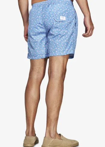 КОСТИМ ЗА КАПЕЊЕ 