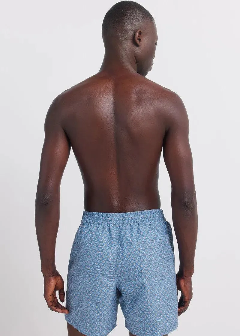 КОСТИМ ЗА КАПЕЊЕ 