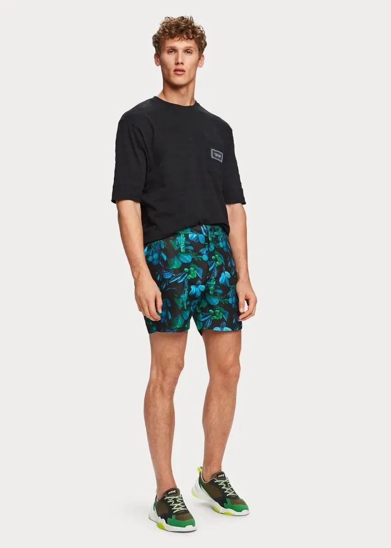 КОСТИМ ЗА КАПЕЊЕ 