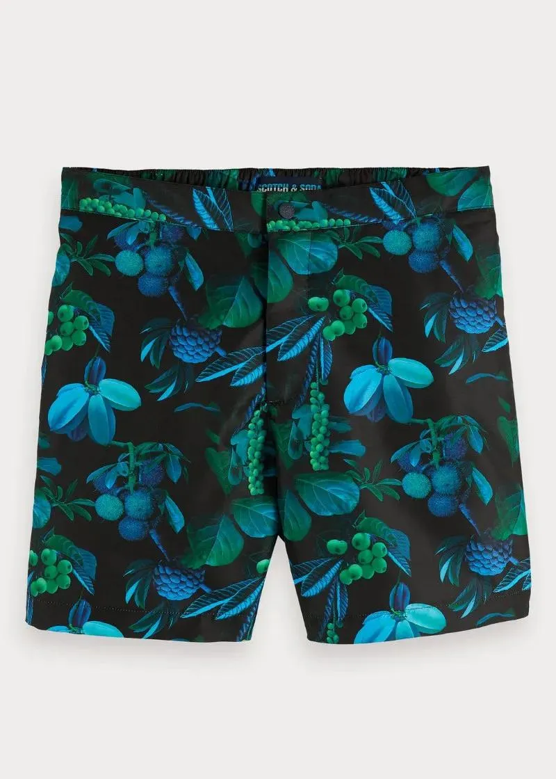 КОСТИМ ЗА КАПЕЊЕ 