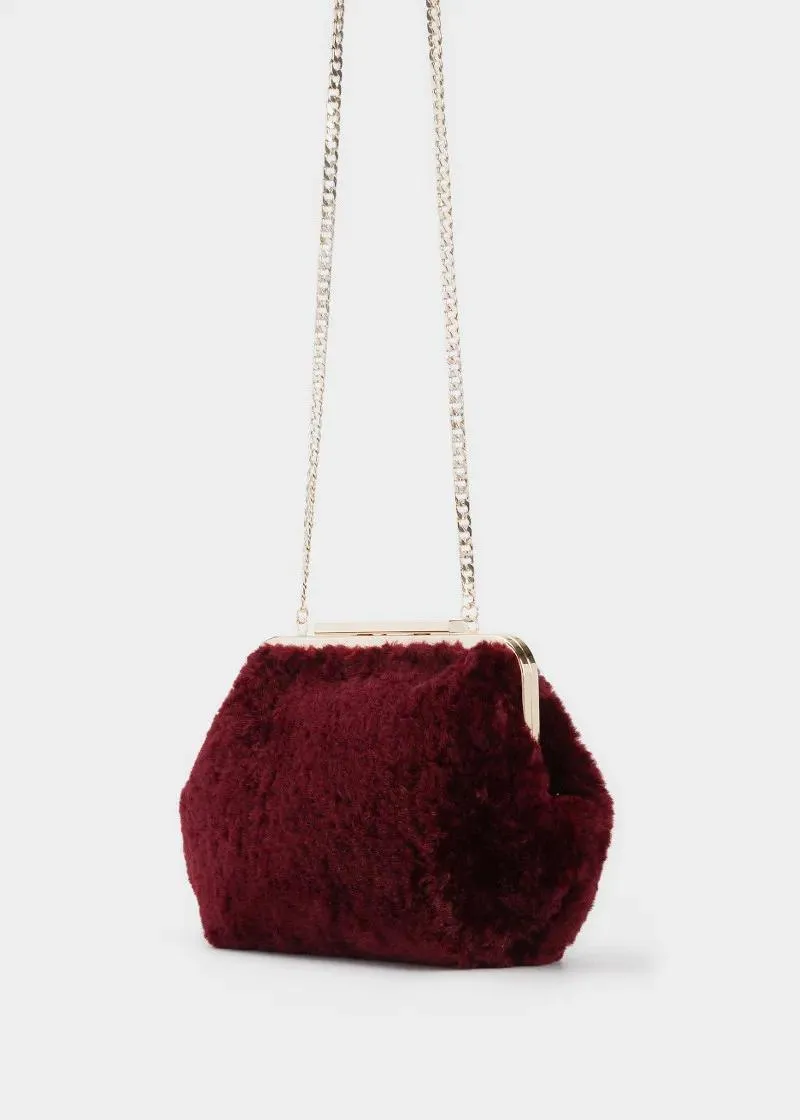 СВЕЧЕНА ЧАНТА 