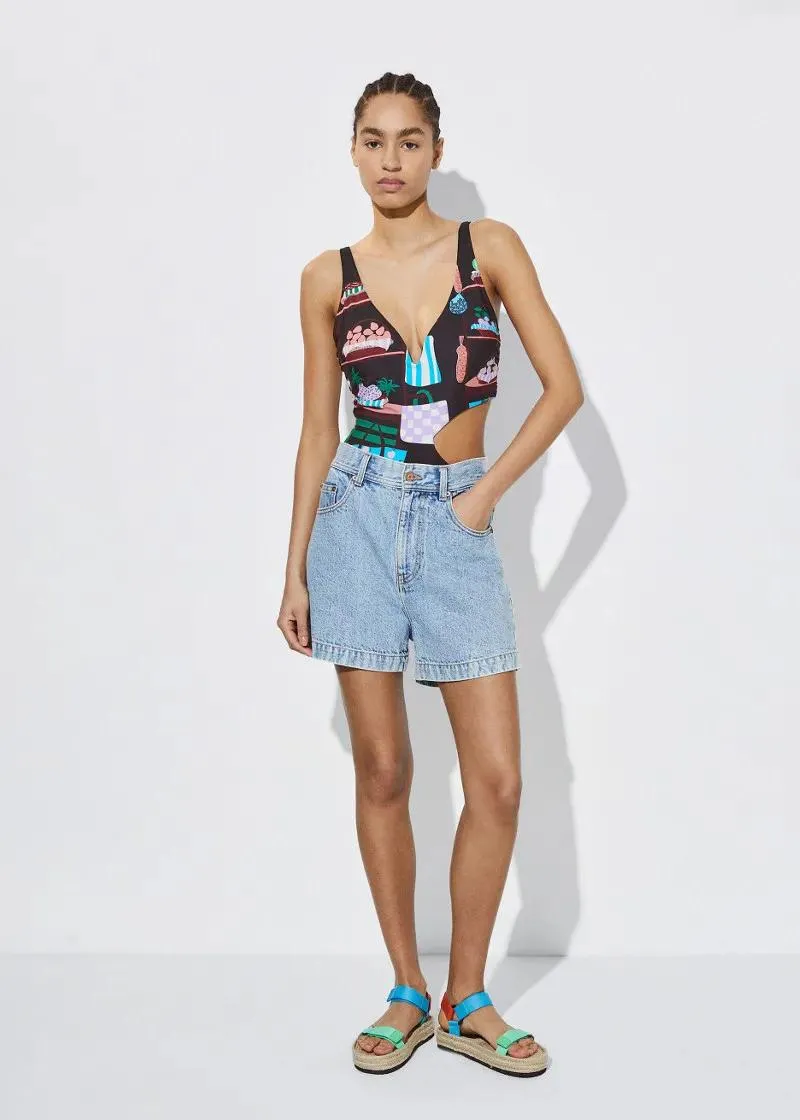 ЕДНОДЕЛЕН КОСТИМ ЗА КАПЕЊЕ 