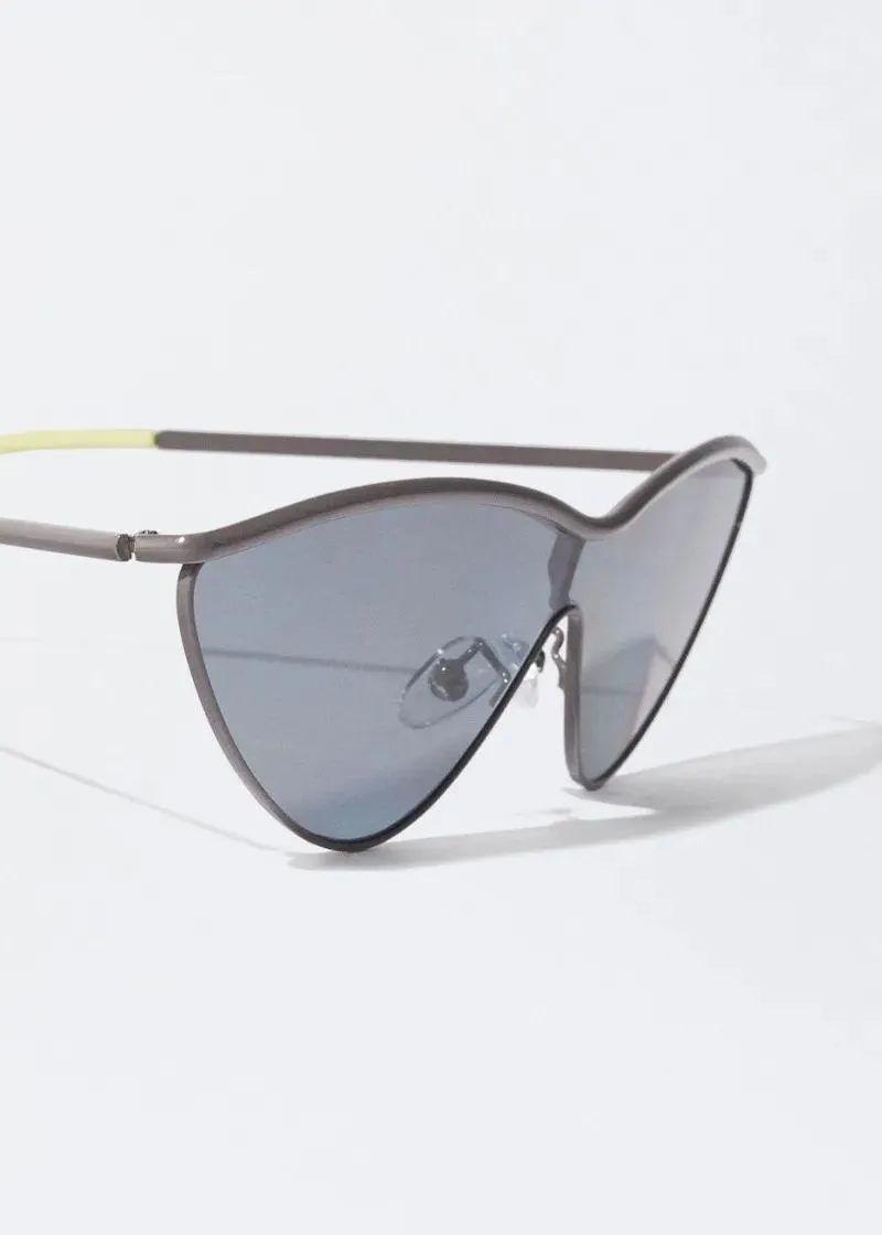 ОЧИЛА ЗА СОНЦЕ 