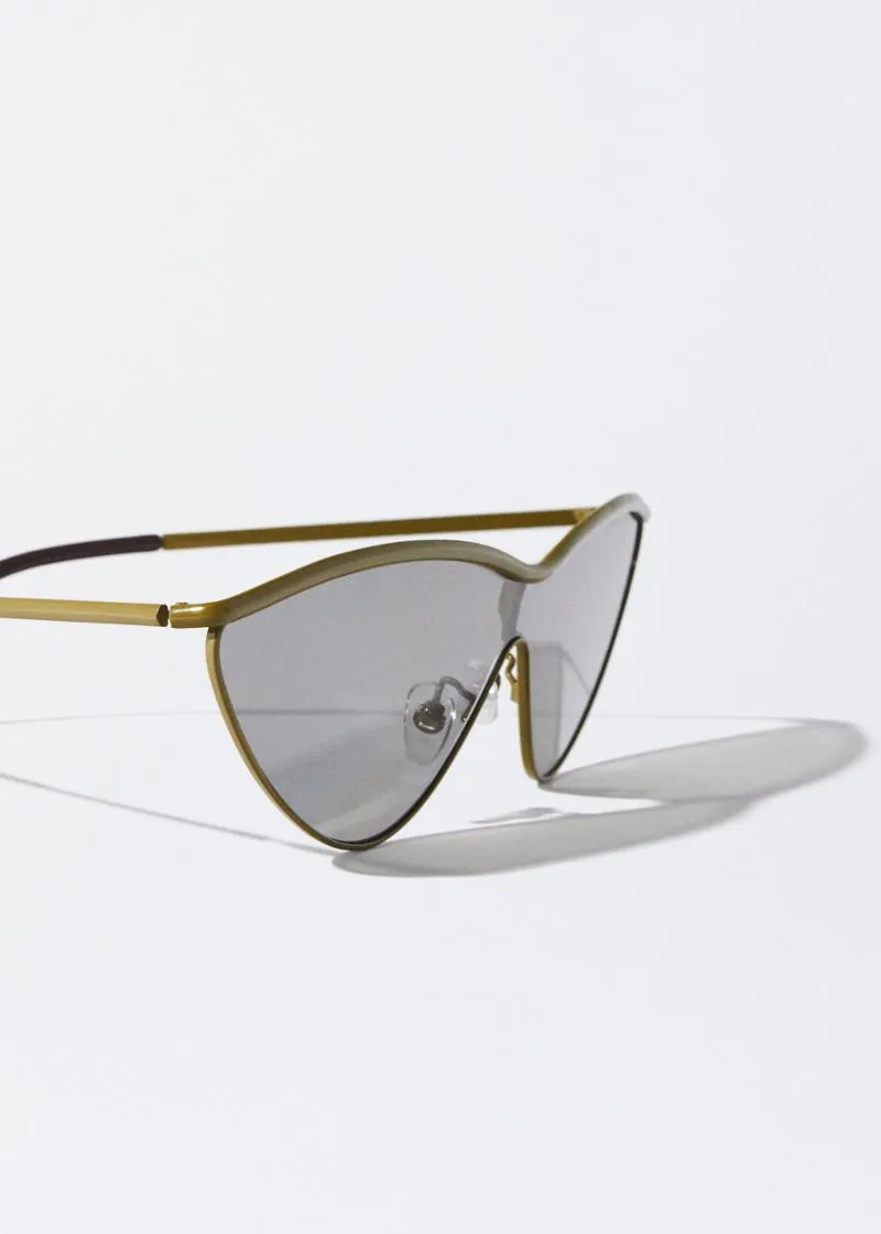 ОЧИЛА ЗА СОНЦЕ 