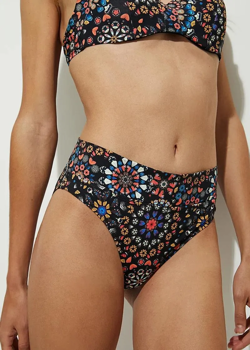 КОСТИМ ЗА КАПЕЊЕ 