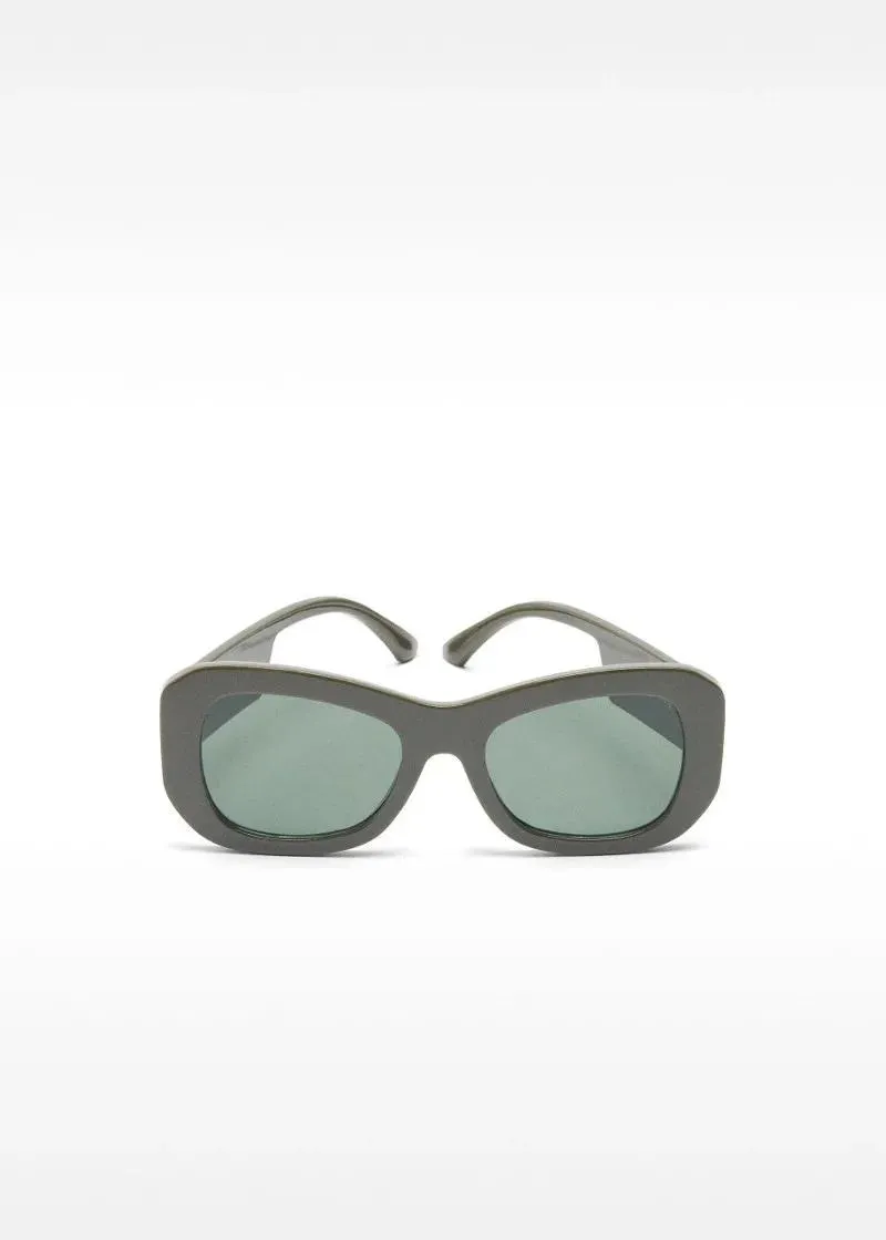 ОЧИЛА ЗА СОНЦЕ 