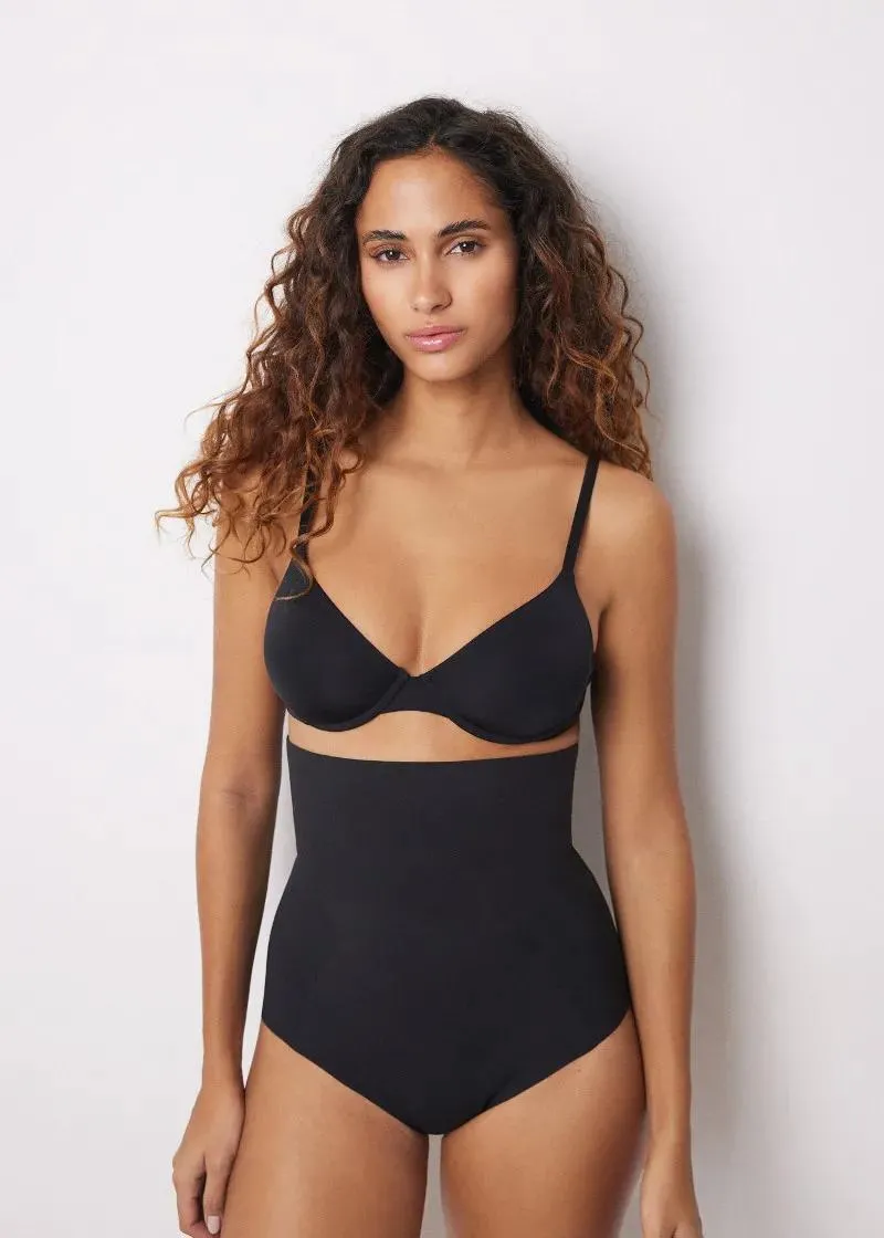 ОБЛИКУВАЧ ЗА ТЕЛО 