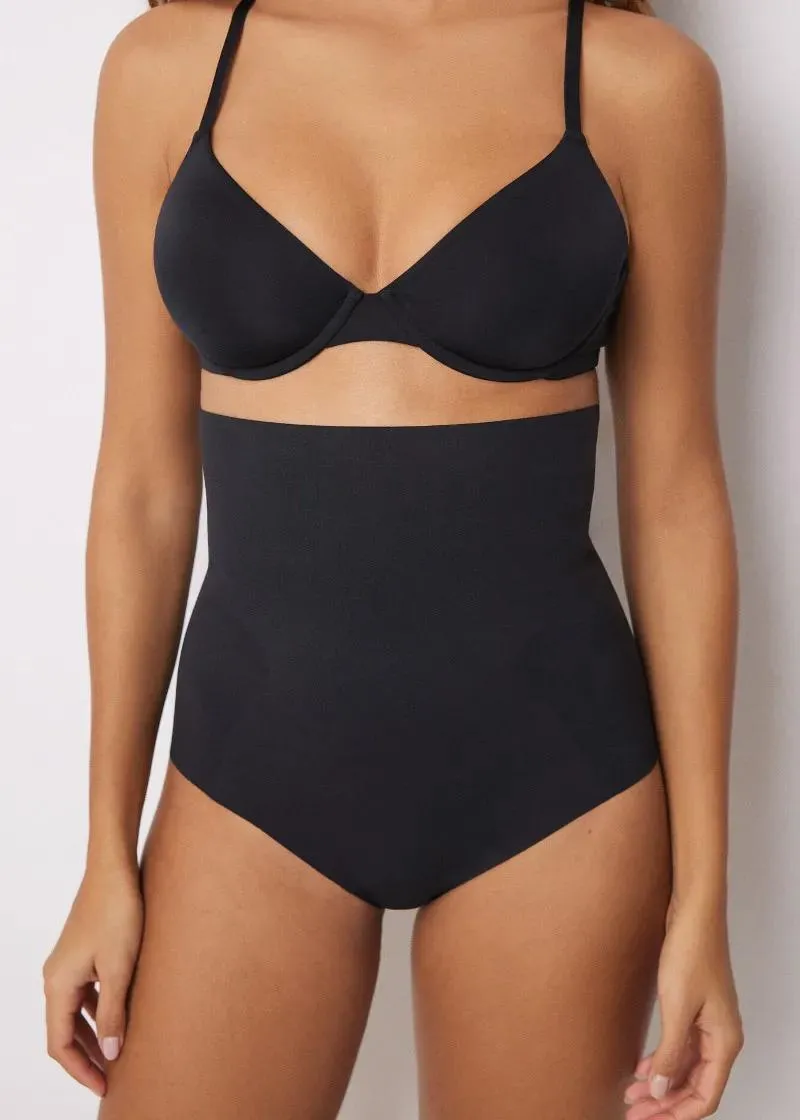 ОБЛИКУВАЧ ЗА ТЕЛО 