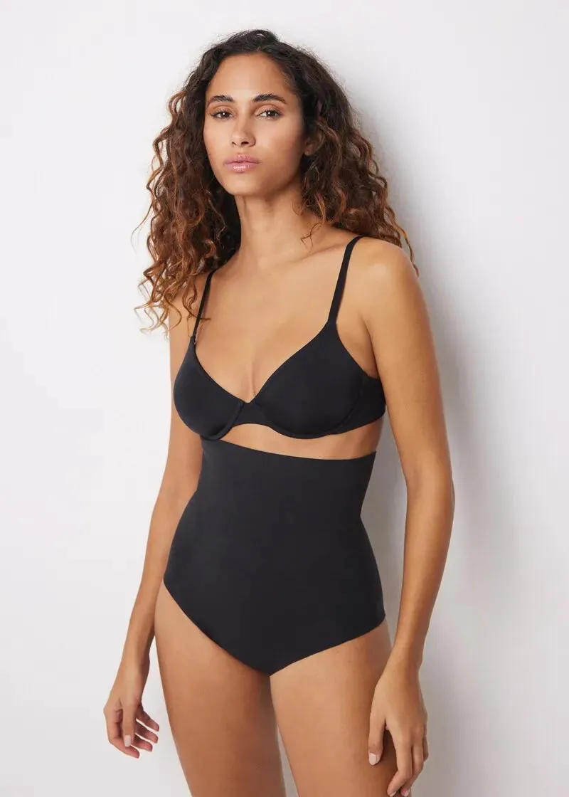 ОБЛИКУВАЧ ЗА ТЕЛО 