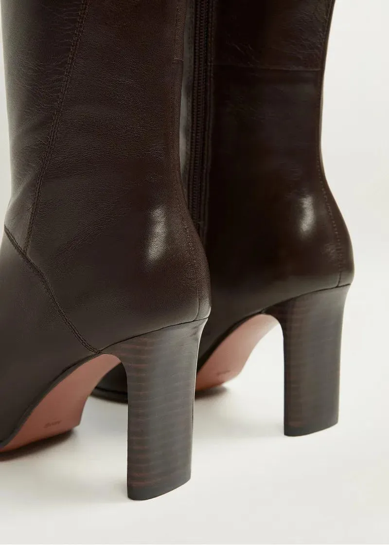 ВИСОКИ ЧИЗМИ 