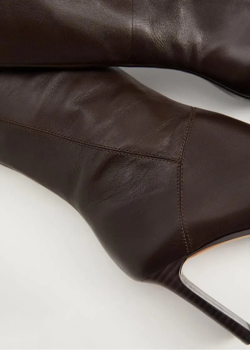 ВИСОКИ ЧИЗМИ 