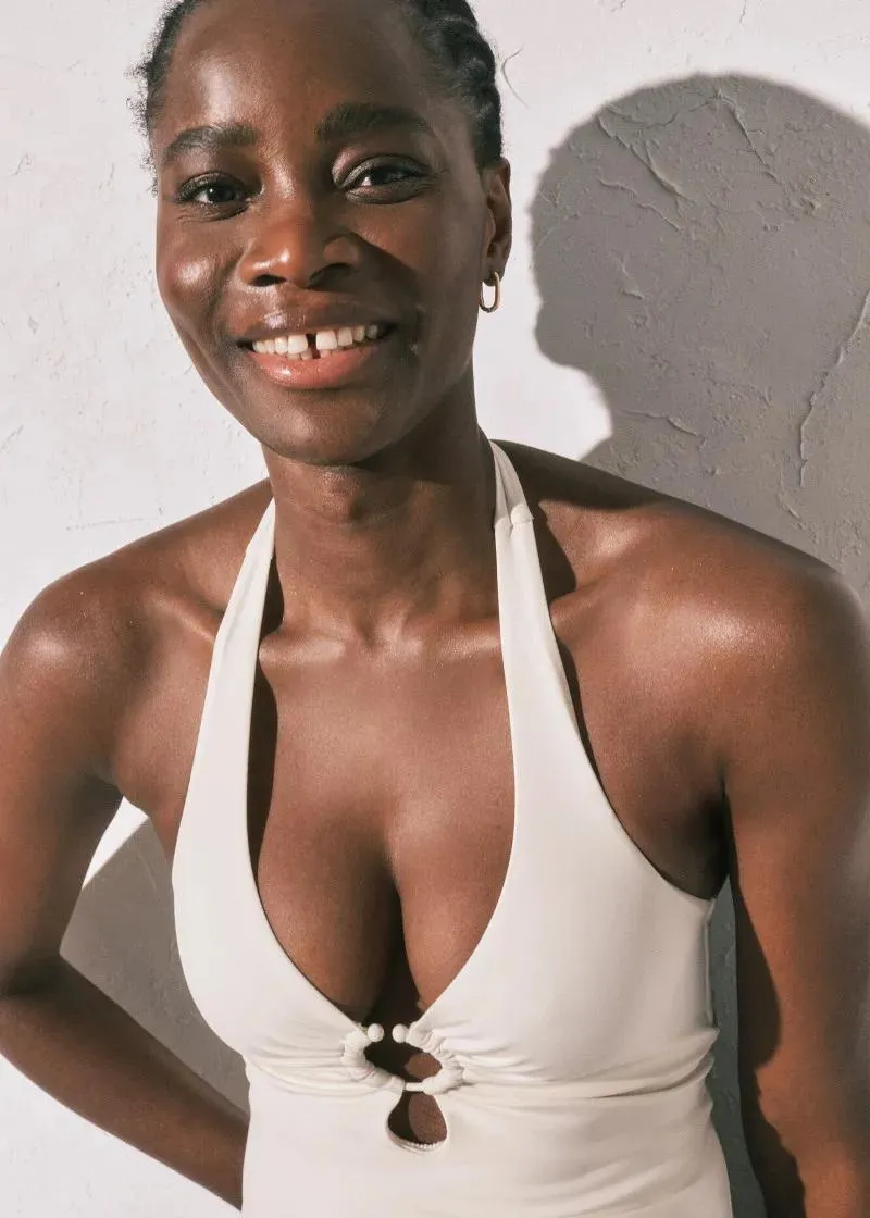 ЕДНОДЕЛЕН КОСТИМ ЗА КАПЕЊЕ 